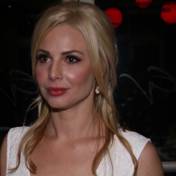 Meet your Posher, Krystyn - Picture 3 of 3